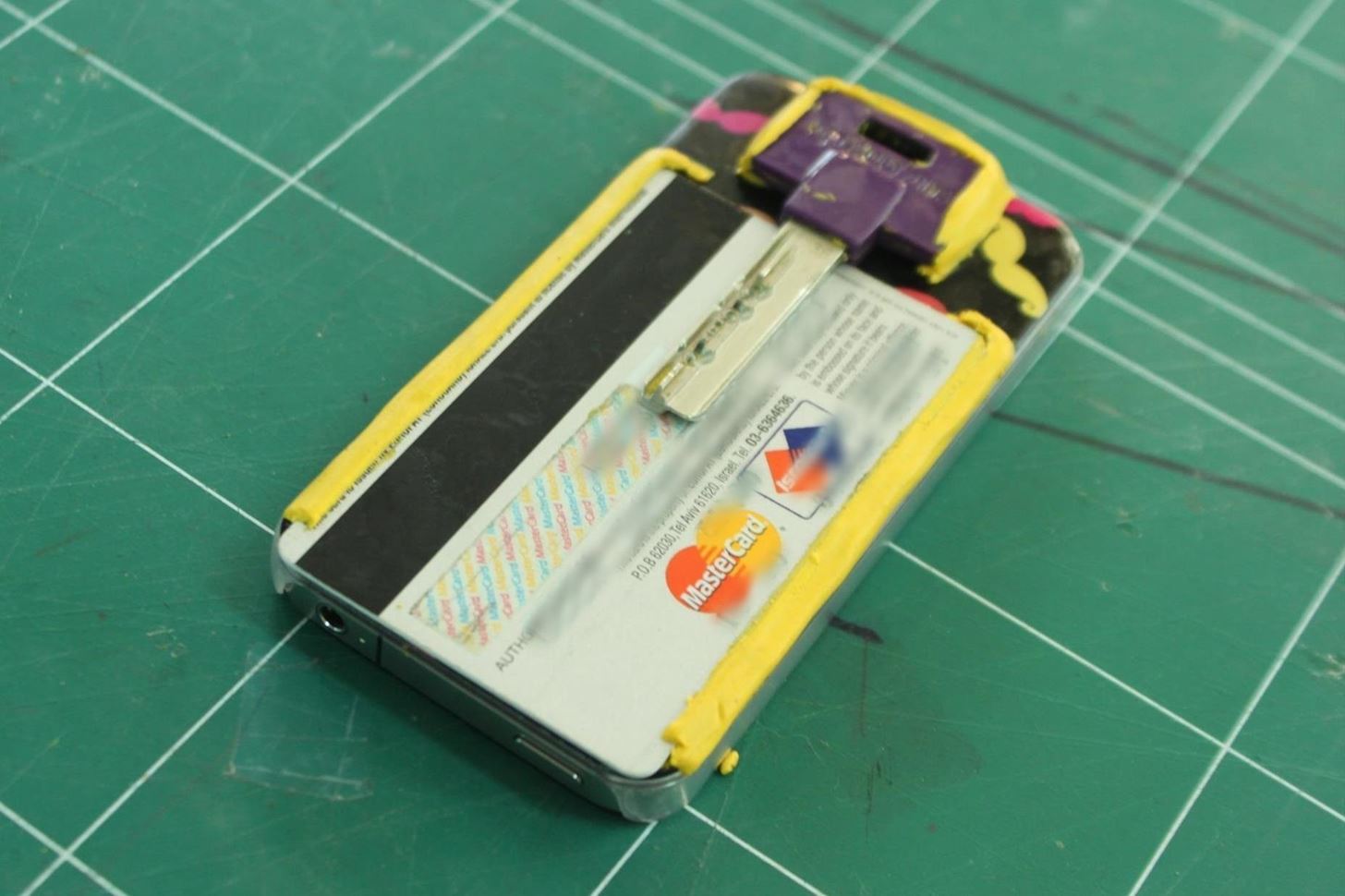 How to Turn Your Phone into a Wallet for Cards & Keys Using Sugru