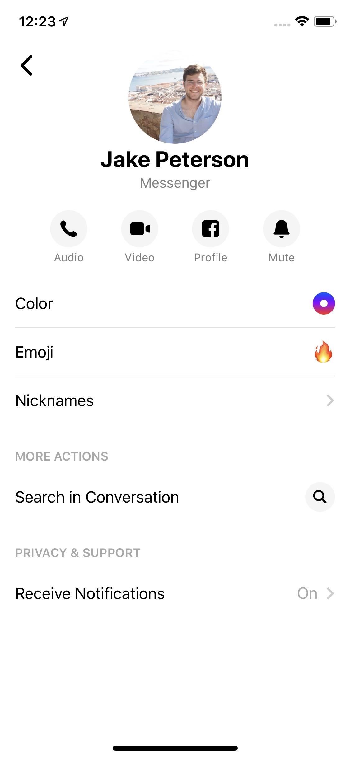 How to Change the Chat Color in Messenger Threads to Personalize a Conversation