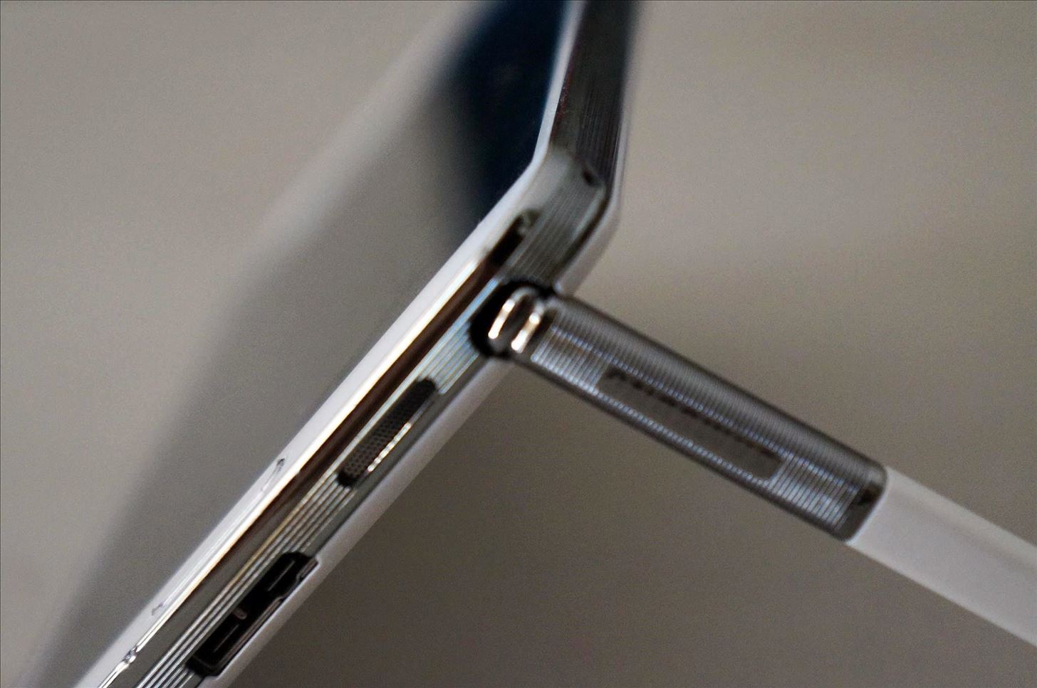 Attention: Your Galaxy Note 3's S Pen Works as a Built-in Kickstand