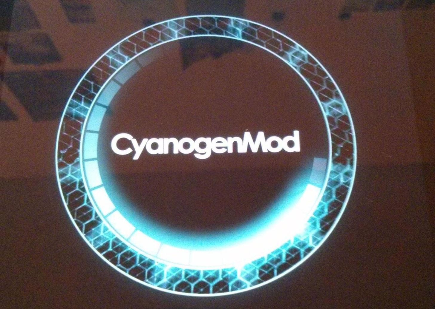 Tired of the Stock ROM on Your Nexus 7? Install CyanogenMod Instead