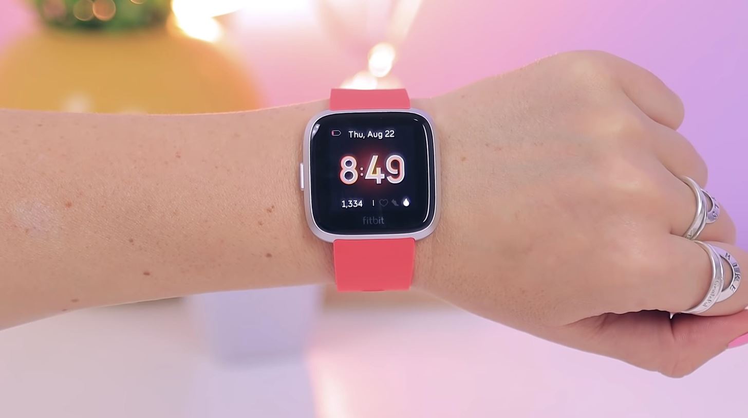 Apple Watch vs. Fitbit — What's the Best Bang for Your Buck?