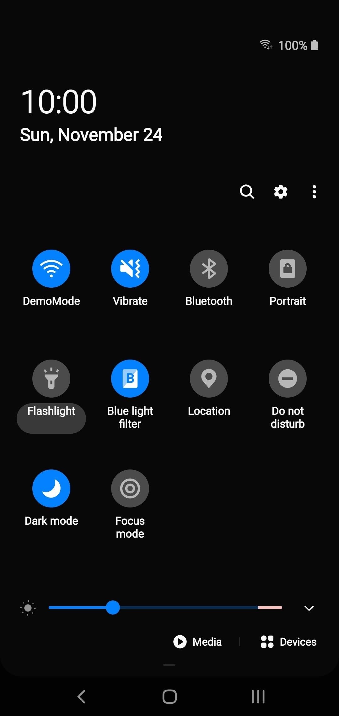 There's an Easy Way to Change Flashlight Brightness on Your Galaxy Phone
