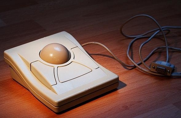 Hack Your Old Computer Mouse into Retro Wireless Bluetooth Mouse!