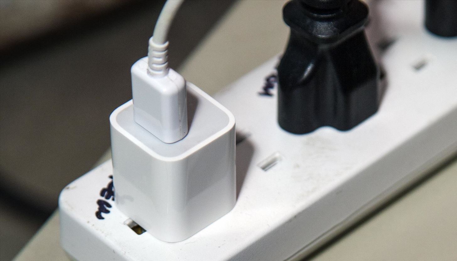 How to Fix an iPad, iPhone, or iPod Touch That Won't Charge Anymore