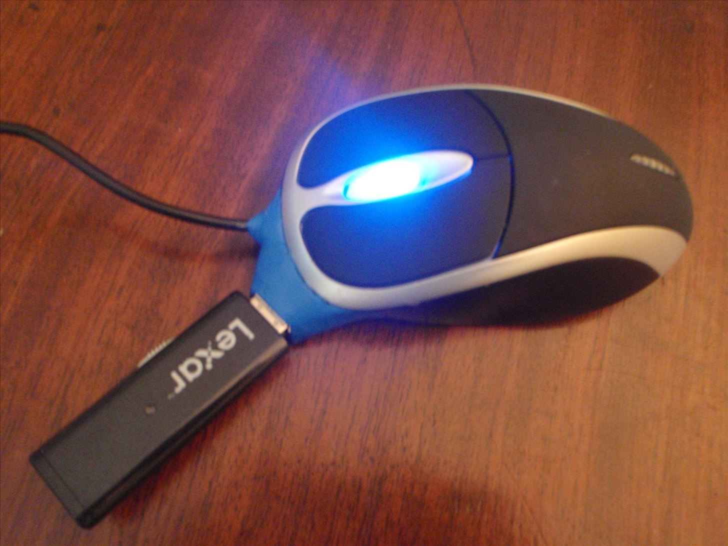 How to Add an Extra USB Port to Your Wired Computer Mouse