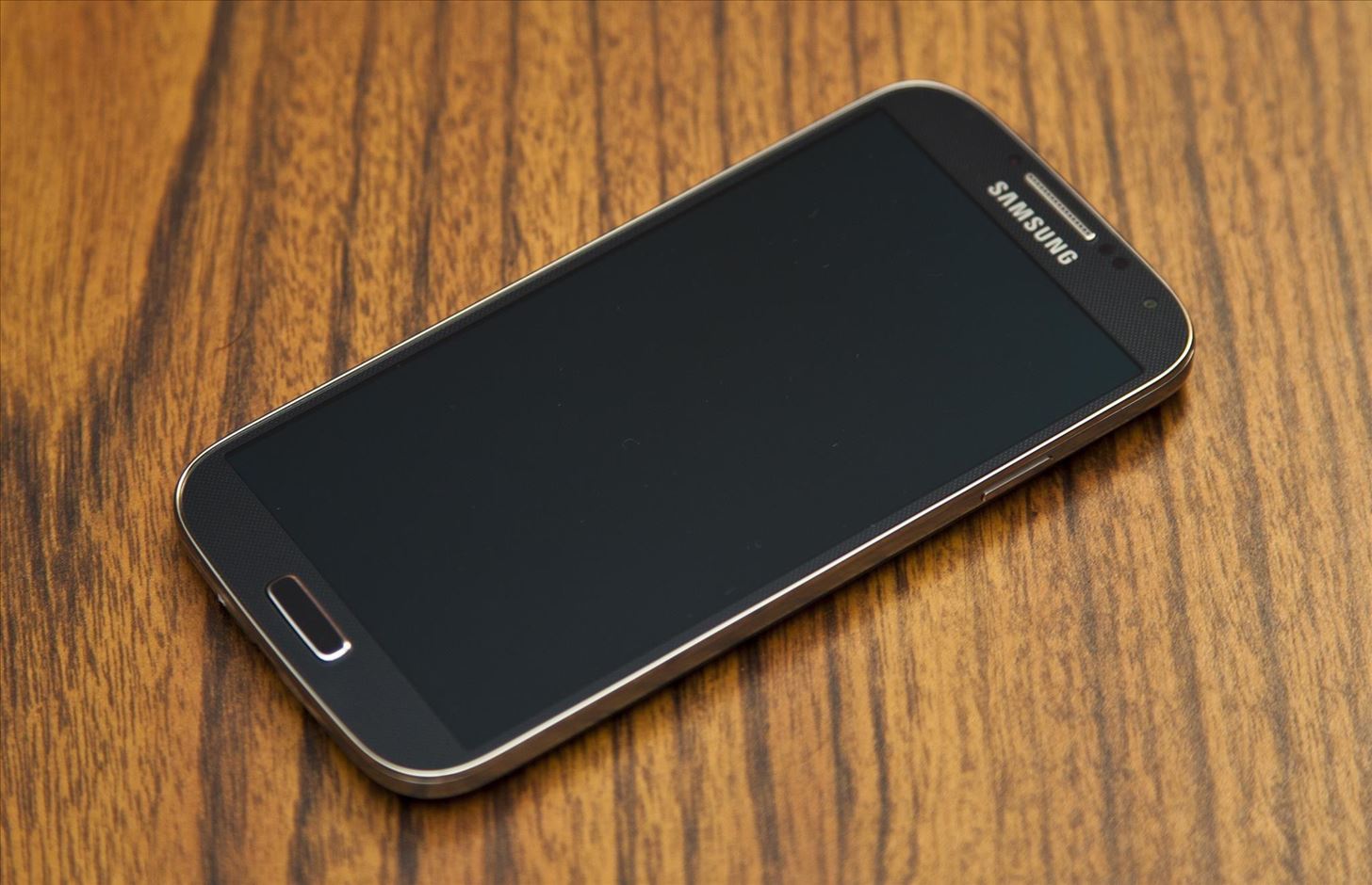 A softModder's Review of the Samsung Galaxy S4: "Best Android Phone on the Market"