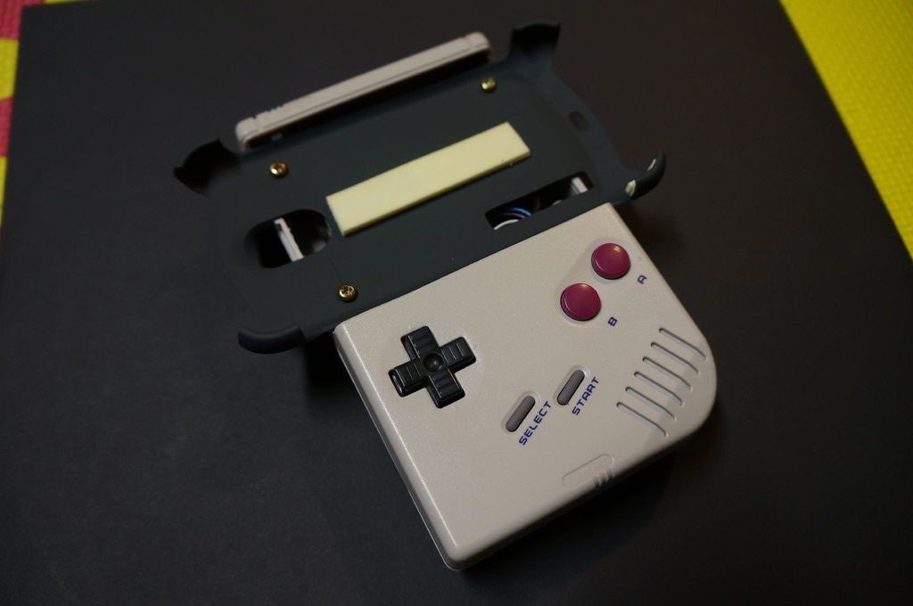 How to Hack an Old Game Boy and Wii Remote into an Awesome Android Phone Gamepad