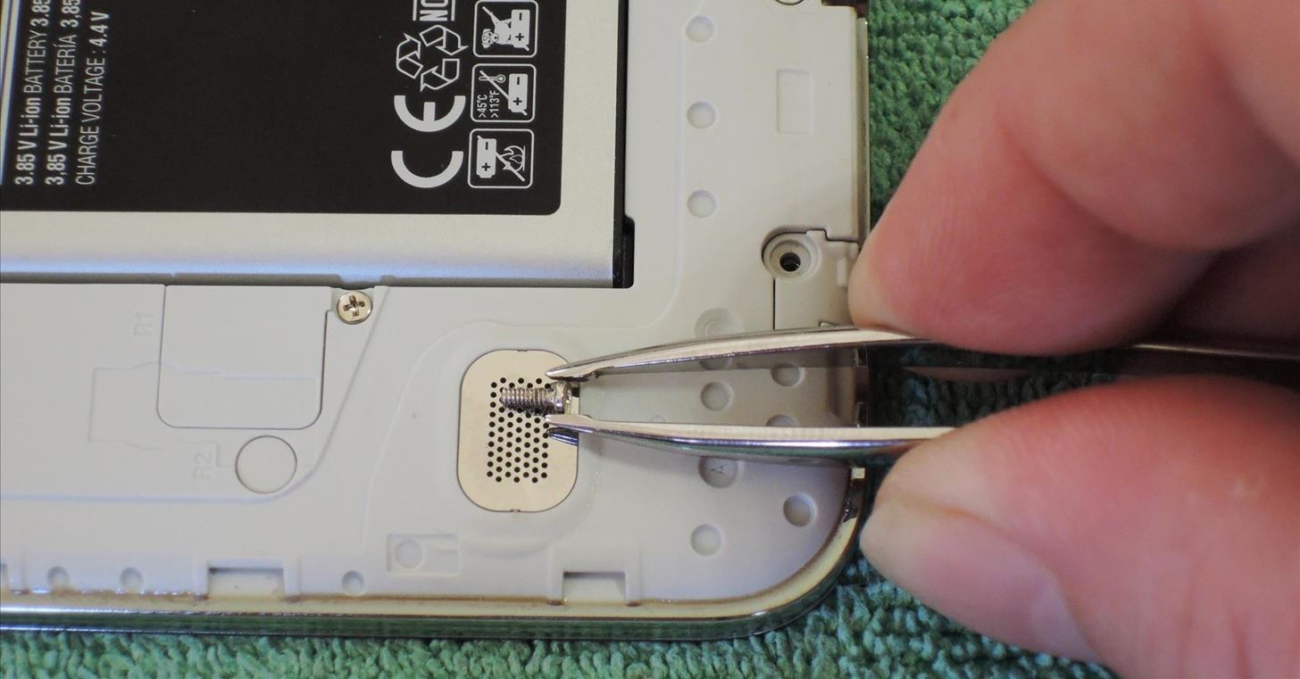 How to Safely Remove & Replace the Charging Port Cover on Your Samsung Galaxy S5