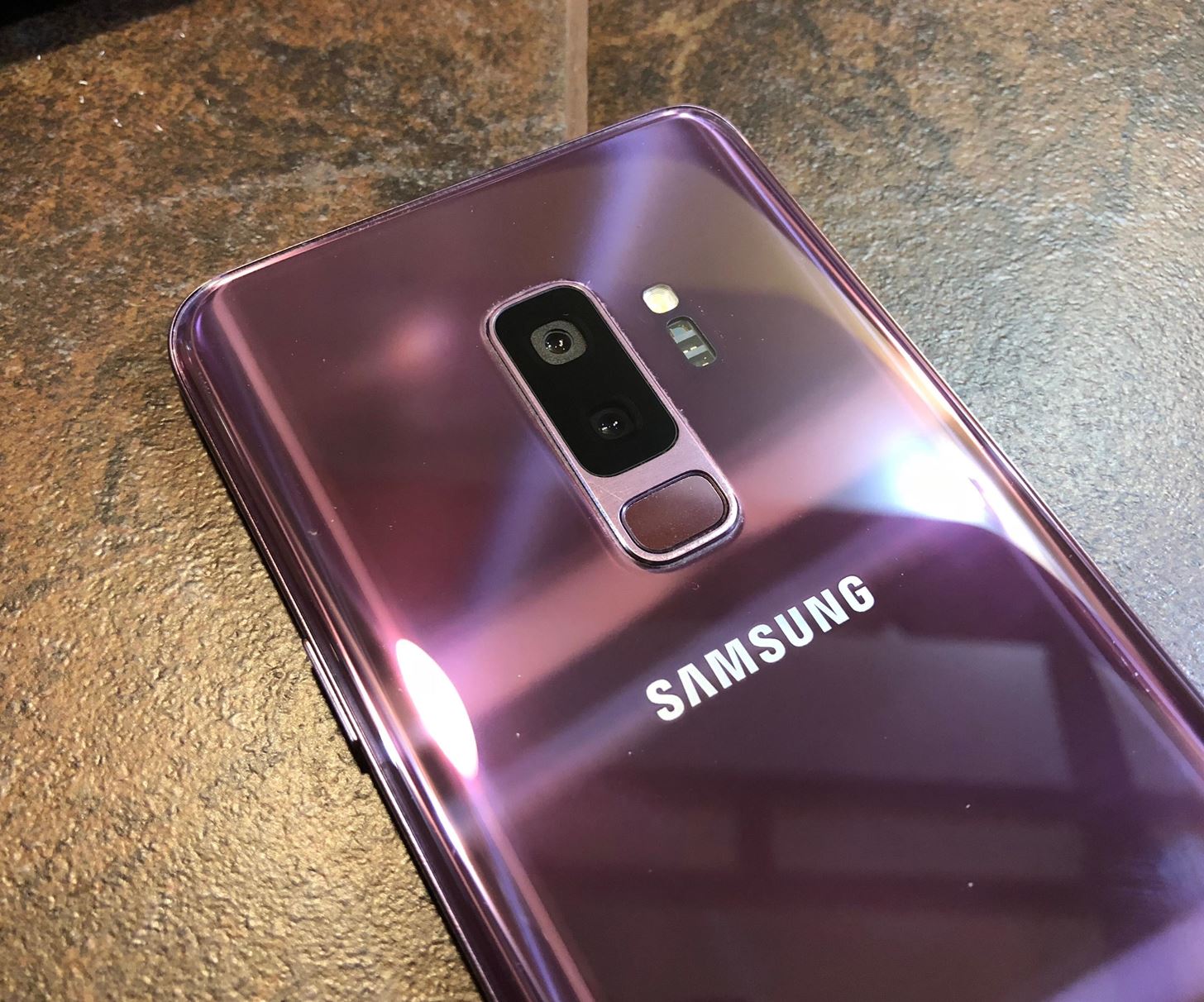 iPhone XS vs. Samsung Galaxy S9: The Battle of the Small Giants