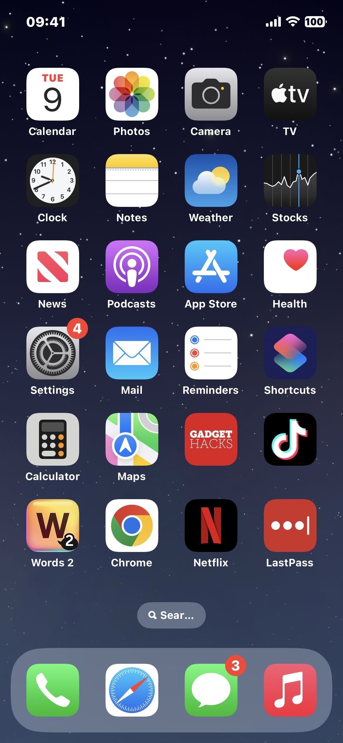 This Hidden Trick Lets You Bold Text in Your iPhone's Status Bar for a Heavy Look System-Wide