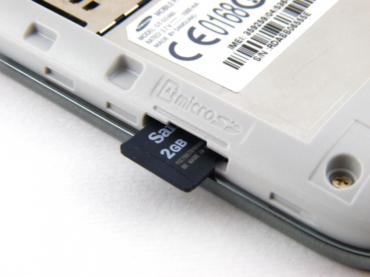 How to Insert an SD Card into a Samsung Galaxy Y