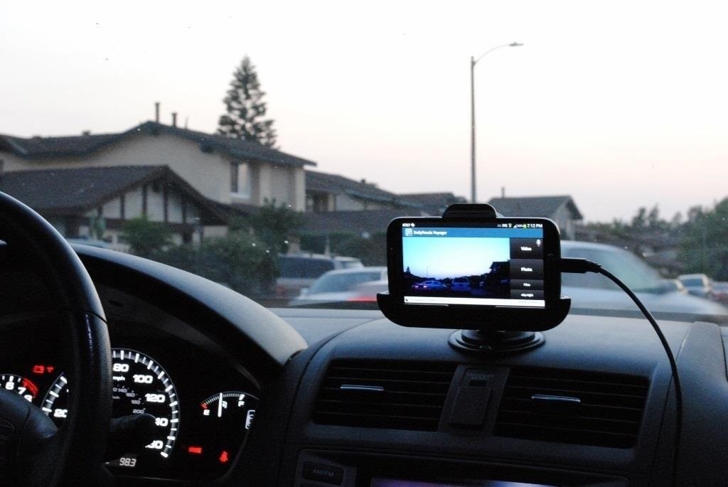 How to Turn Your Samsung Galaxy S4 into a Dashcam to Capture Car Accidents, Freak Events, & More