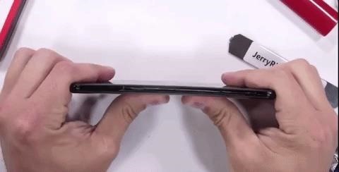 Watch JerryRigEverything Scratch, Burn & Bend the New All-Glass OnePlus 6