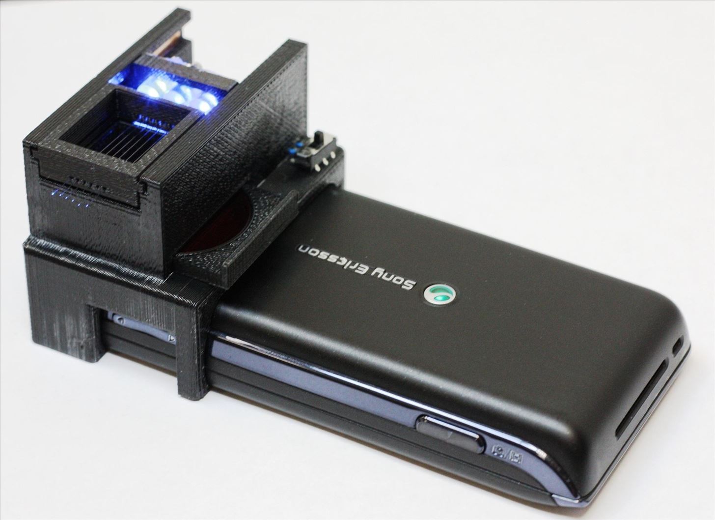 Scan Your Food for E. Coli and Salmonella with This Smartphone-Based Bacteria Detector