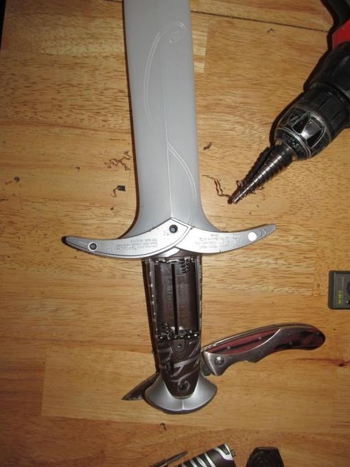 This DIY WiFi-Detecting 'Sting' Blade Is Perfect for Any Hobbit Looking for a Hotspot