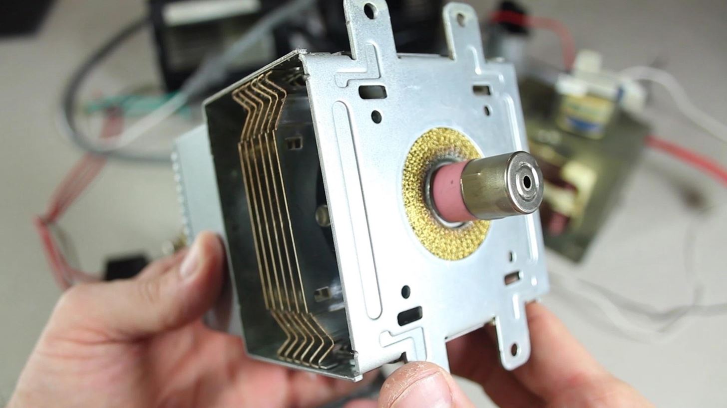 How to Scavenge High-Voltage Components from Your Neighbor's Trashed Microwave